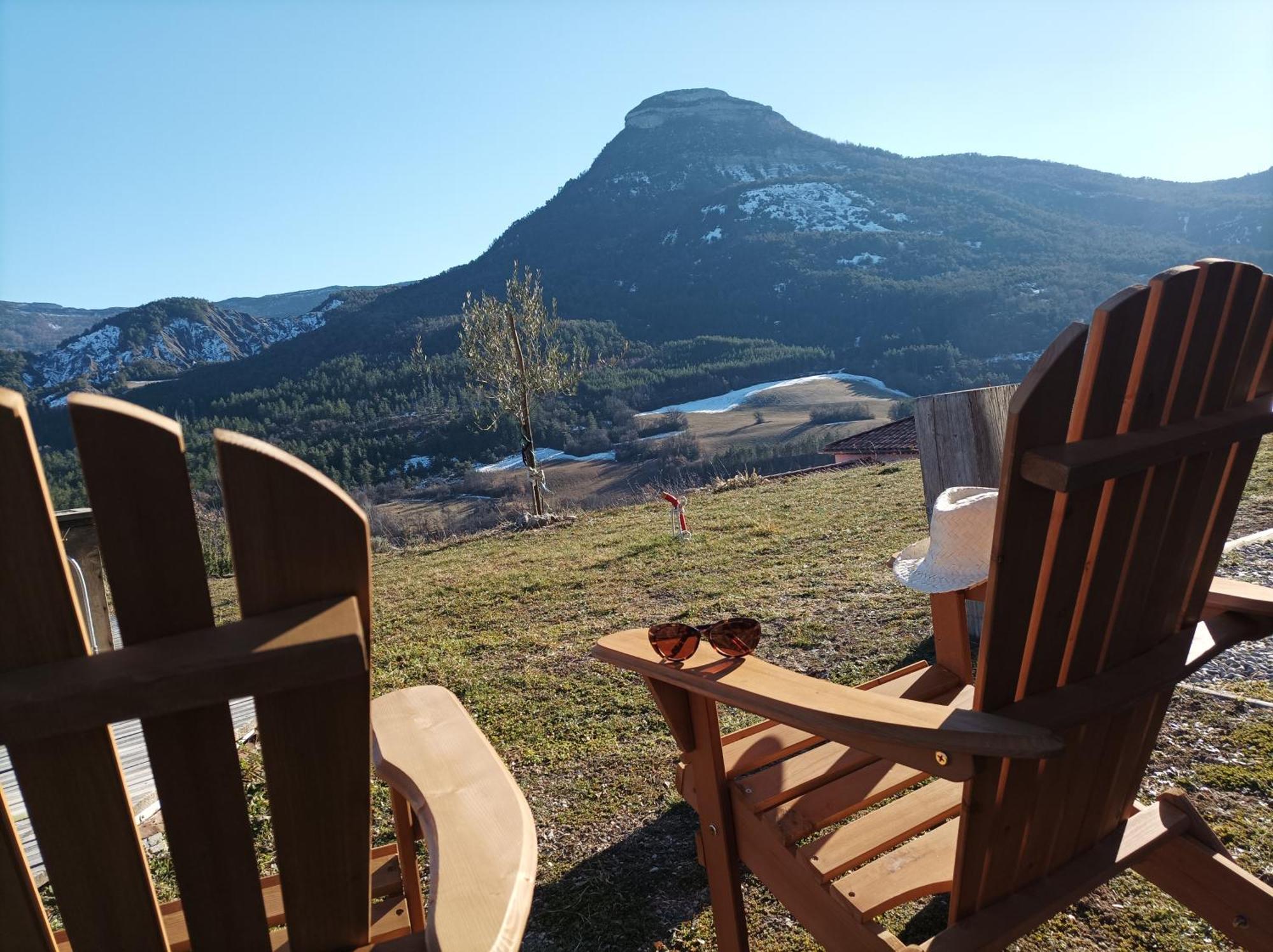 Un Petit Coin De Paradis Orpierre Extérieur photo